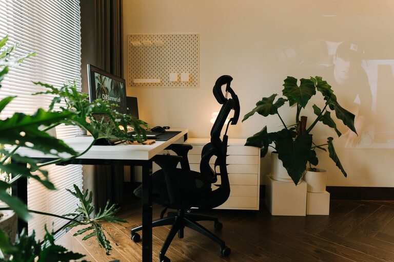 Tips for Creating a Relaxing and Productive Home Workspace